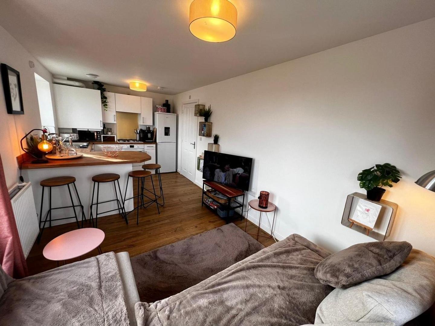 Two Bedroom Apartment In Barry-Close To Beach Екстер'єр фото