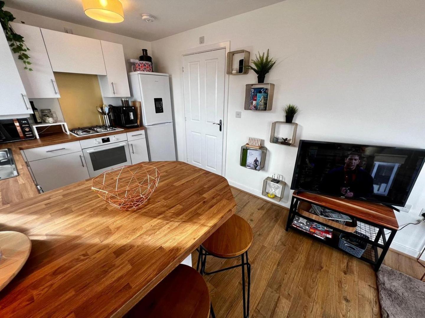 Two Bedroom Apartment In Barry-Close To Beach Екстер'єр фото