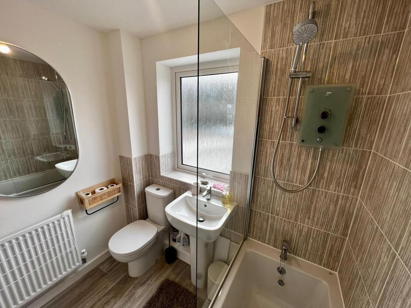 Two Bedroom Apartment In Barry-Close To Beach Екстер'єр фото